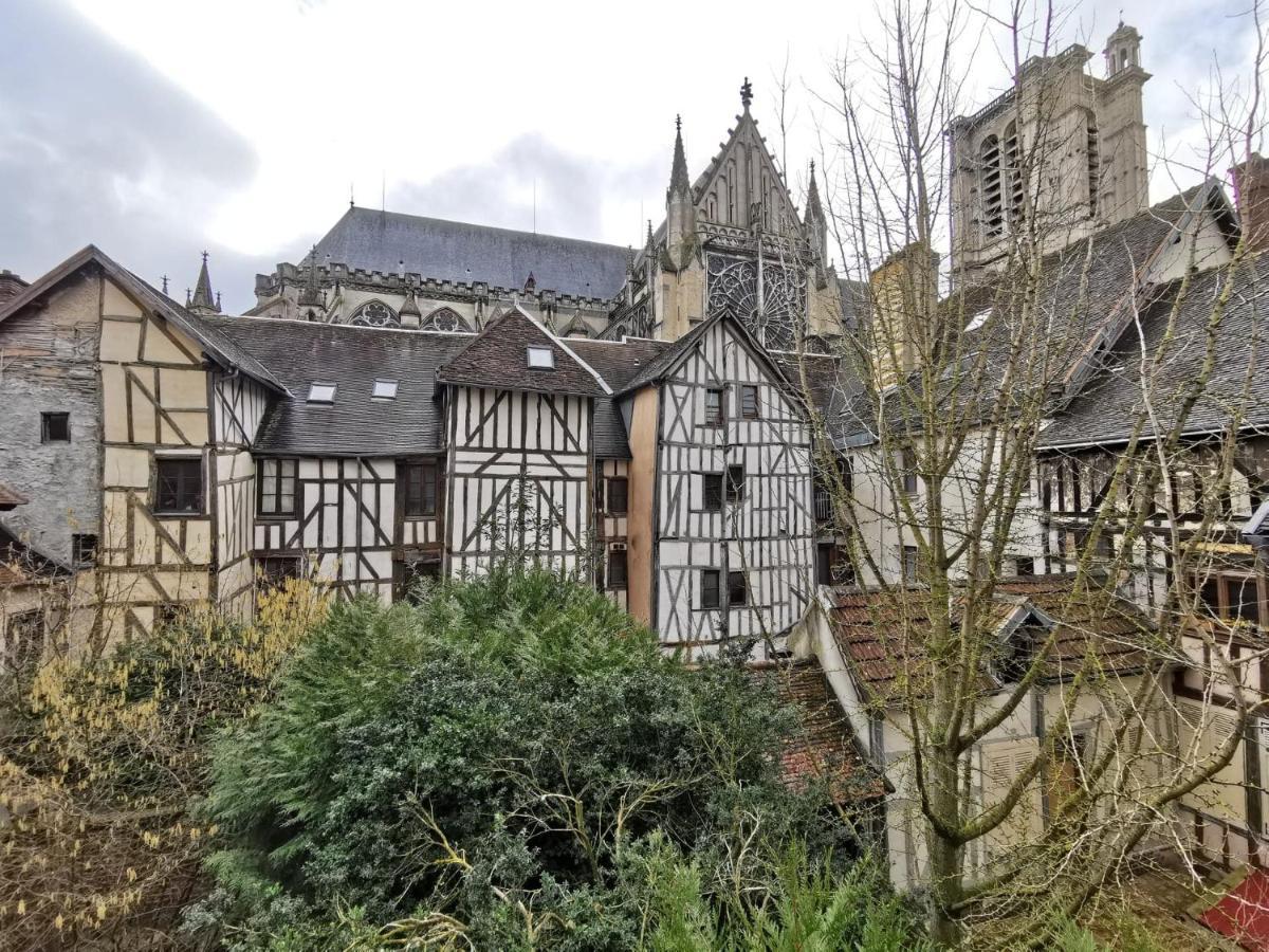 Les Cieux De La Cathedrale - Calme - Jardin - Wifi Apartment Troyes Luaran gambar